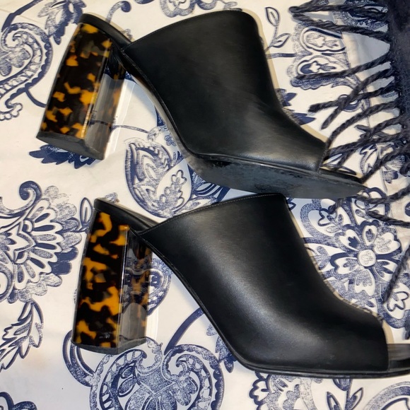 Stella McCartney Black Mules w/ Tortoiseshell Heel - Picture 2 of 7